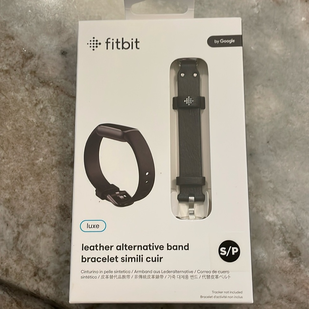 Fitbit leather alternative band black